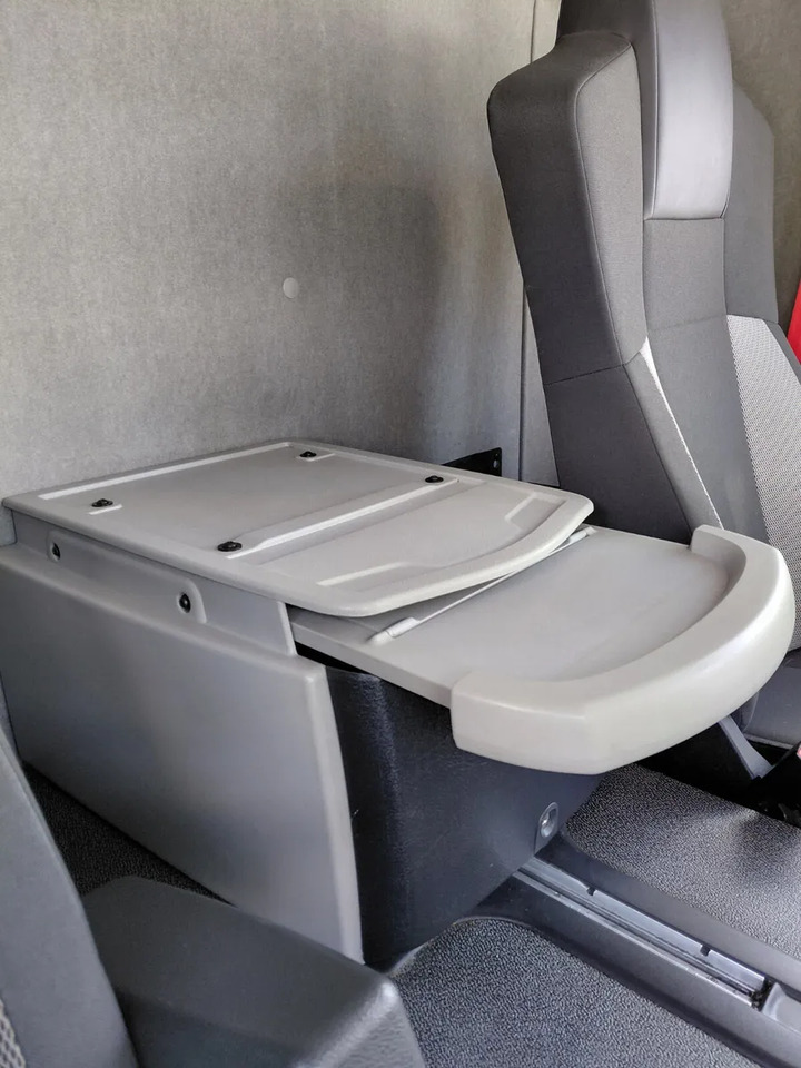 2019 Renault D 12T - Tovornjak zabojnik: slika 5 2019 Renault D 12T - Tovornjak zabojnik: slika 5