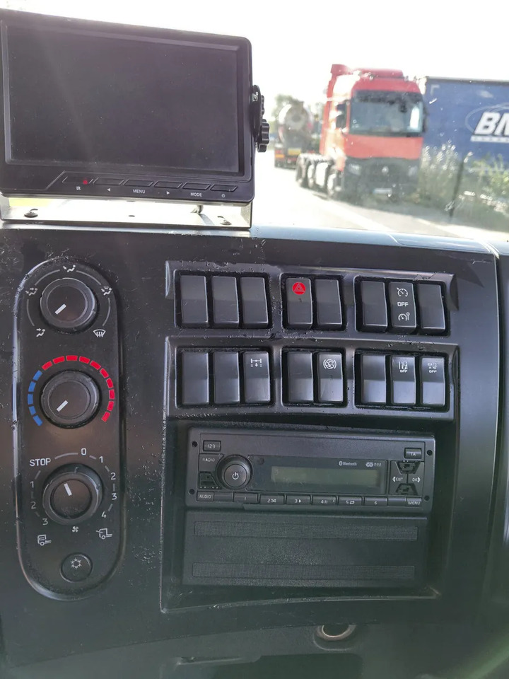 2019 Renault D 18T - Tovornjak zabojnik: slika 2 2019 Renault D 18T - Tovornjak zabojnik: slika 2