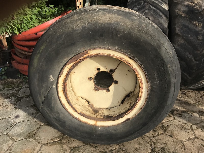1195x400-22 wiel - Kompletno kolo za Kmetijski stroj: slika 1 1195x400-22 wiel - Kompletno kolo za Kmetijski stroj: slika 1