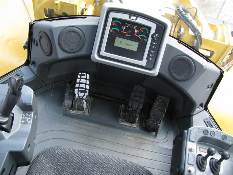 Kolesni nakladalec CAT 966K Top stanje: slika 21