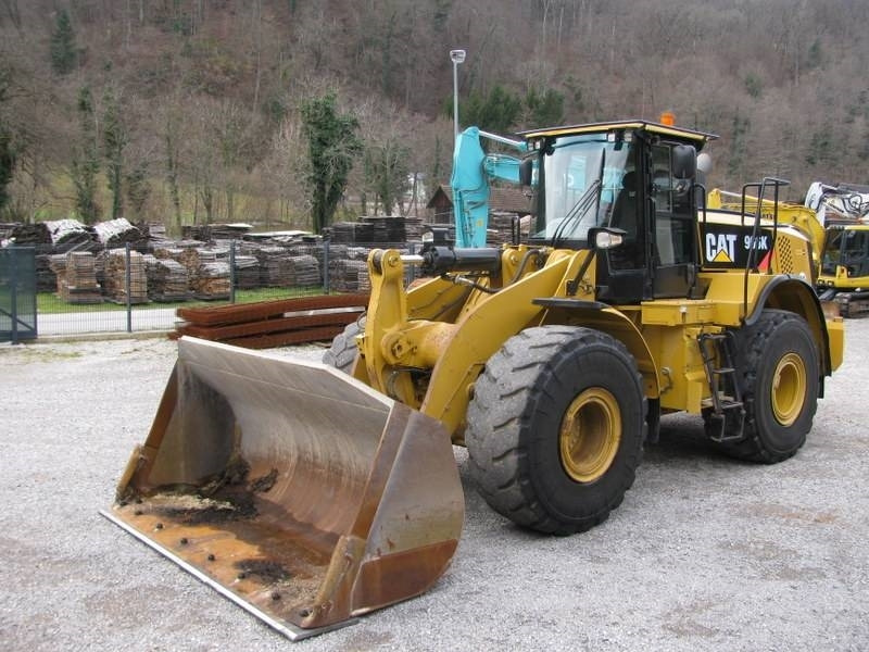 CAT 966K Top stanje - Kolesni nakladalec: slika 1 CAT 966K Top stanje - Kolesni nakladalec: slika 1