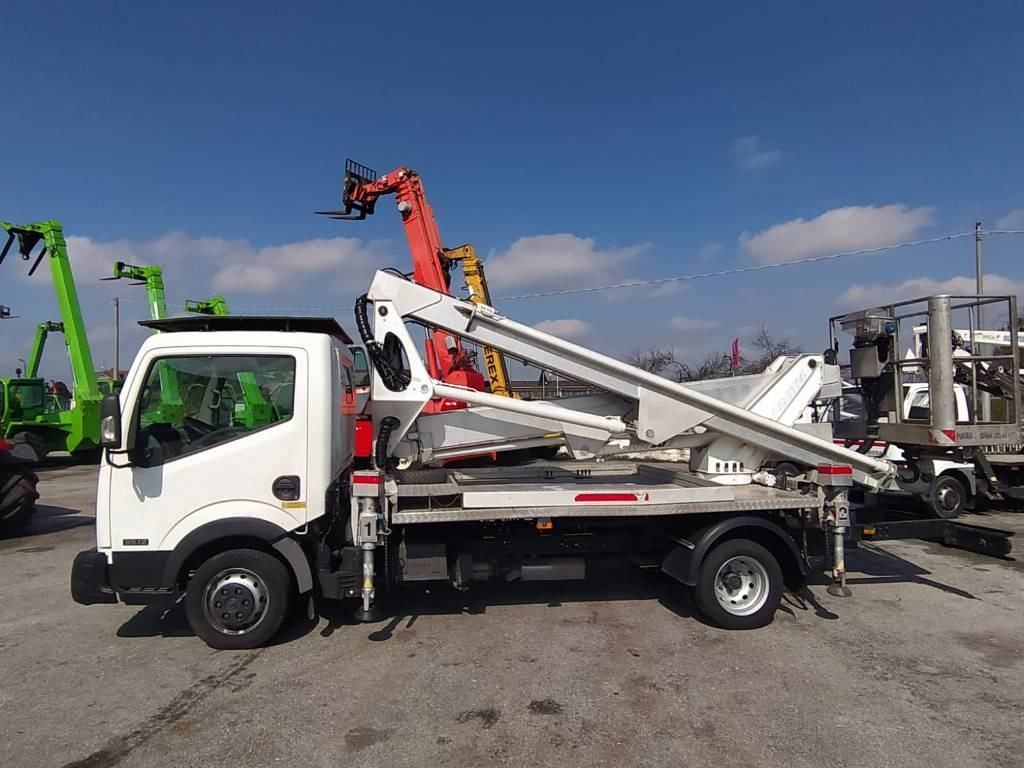 Multitel HX200 - Dvižna ploščad montirana na tovornjak: slika 1 Multitel HX200 - Dvižna ploščad montirana na tovornjak: slika 1