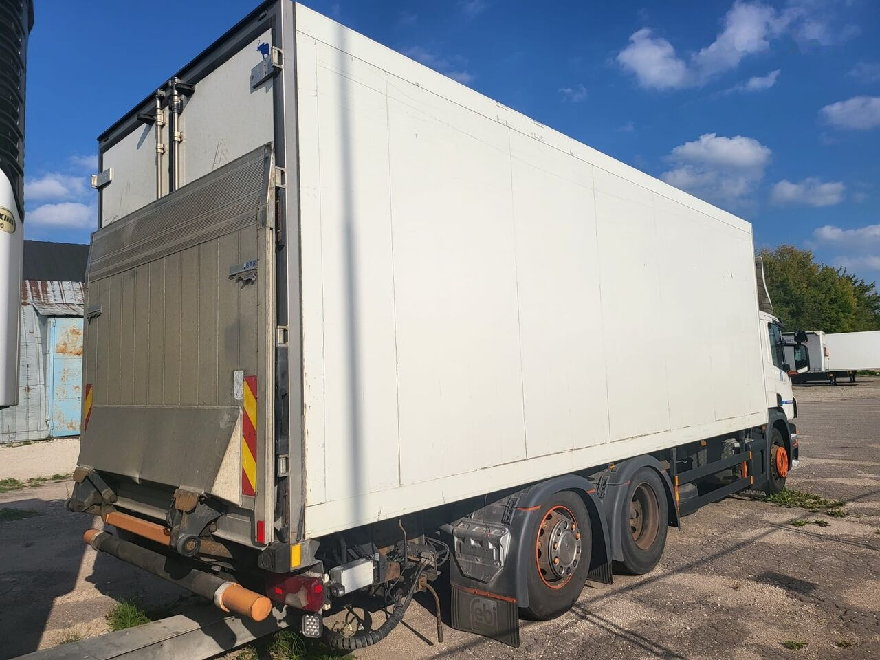 Scania Scania Schmitz Cargobull P 400 P 400 ZKO 18 - Tovornjak hladilnik: slika 5 Scania Scania Schmitz Cargobull P 400 P 400 ZKO 18 - Tovornjak hladilnik: slika 5