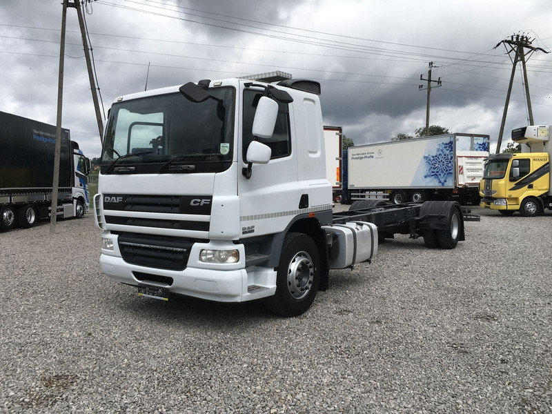 DAF CF 65.220 - Tovornjak-šasija: slika 1 DAF CF 65.220 - Tovornjak-šasija: slika 1