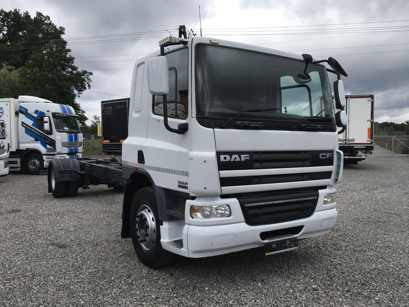 DAF CF 65.220 - Tovornjak-šasija: slika 2 DAF CF 65.220 - Tovornjak-šasija: slika 2