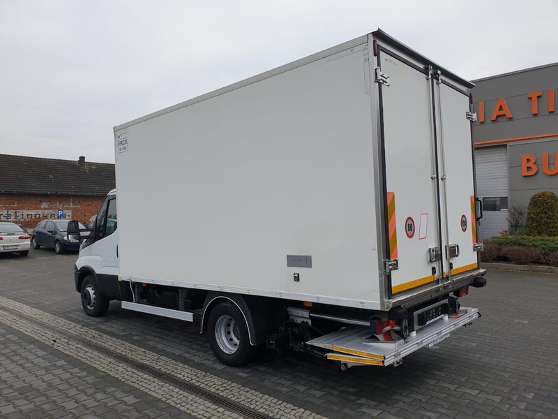 Iveco DAILY 60C15 60-150 TWO-CHAMBER REFRIGERATOR CONTAINER ISOTHERM F - Tovornjak hladilnik: slika 4 Iveco DAILY 60C15 60-150 TWO-CHAMBER REFRIGERATOR CONTAINER ISOTHERM F - Tovornjak hladilnik: slika 4