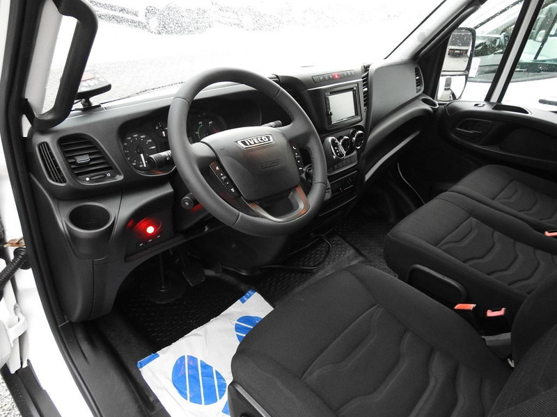 Iveco DAILY 70C17 CHŁODNIA 0*C WINDA 9 PALET ZASILANIE 230V TEMPOMAT K - Hladilno vozilo: slika 2 Iveco DAILY 70C17 CHŁODNIA 0*C WINDA 9 PALET ZASILANIE 230V TEMPOMAT K - Hladilno vozilo: slika 2