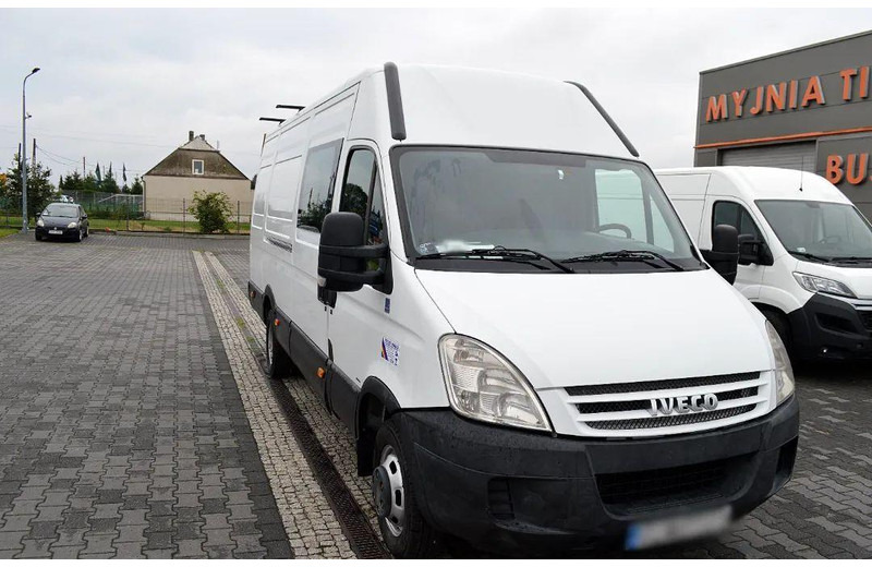 Iveco Daily 35C15 Blaszak L4H2 Brygadówka 6-seater Doka Dubel Cabin - Minibus, Potniški kombi: slika 1 Iveco Daily 35C15 Blaszak L4H2 Brygadówka 6-seater Doka Dubel Cabin - Minibus, Potniški kombi: slika 1