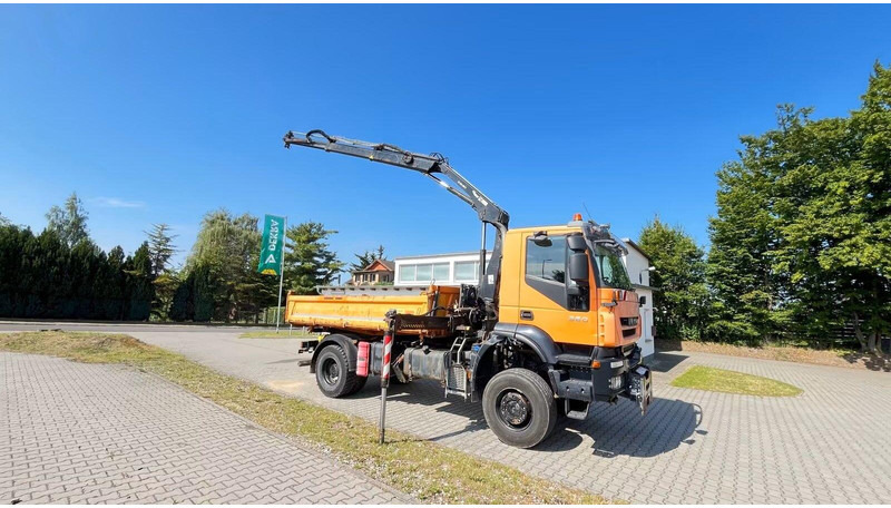 Tovornjak prekucnik, Tovornjak z dvigalom Iveco Trakker 360 EEV - 3 way tipper + crane: slika 6