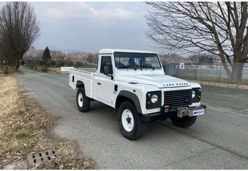Land Rover Defender 110 - 2.2 Td4 4x4 Platós - Dostavno vozilo s kesonom: slika 2 Land Rover Defender 110 - 2.2 Td4 4x4 Platós - Dostavno vozilo s kesonom: slika 2