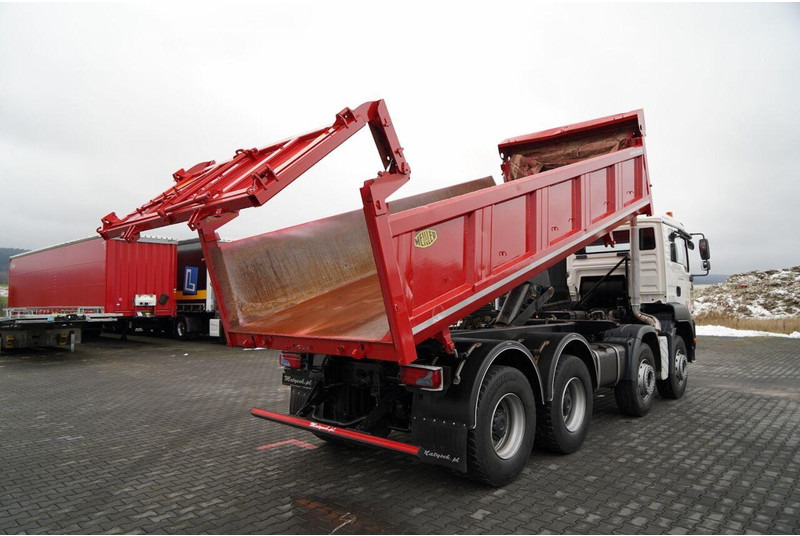 MAN TGA 35.400 / 8X4 / WYWROTKA 2 STR. / HYDROBURTA / HYDROKLAPA / M - Tovornjak prekucnik: slika 4 MAN TGA 35.400 / 8X4 / WYWROTKA 2 STR. / HYDROBURTA / HYDROKLAPA / M - Tovornjak prekucnik: slika 4