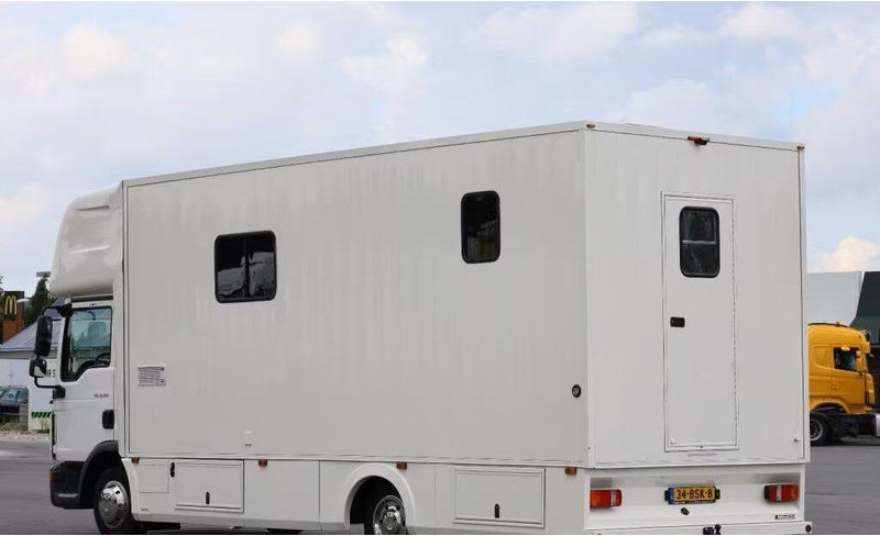 MAN TGL 8.190 - Tovornjak za prevoz konj: slika 4 MAN TGL 8.190 - Tovornjak za prevoz konj: slika 4