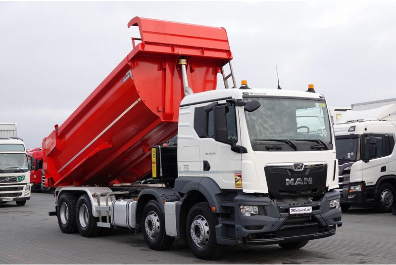 MAN TGS 35.430 / 8X4 / WYWROTKA TYLNOZSYPOWA / HYDROKLAPA / OPONY 10 - Tovornjak prekucnik: slika 4 MAN TGS 35.430 / 8X4 / WYWROTKA TYLNOZSYPOWA / HYDROKLAPA / OPONY 10 - Tovornjak prekucnik: slika 4