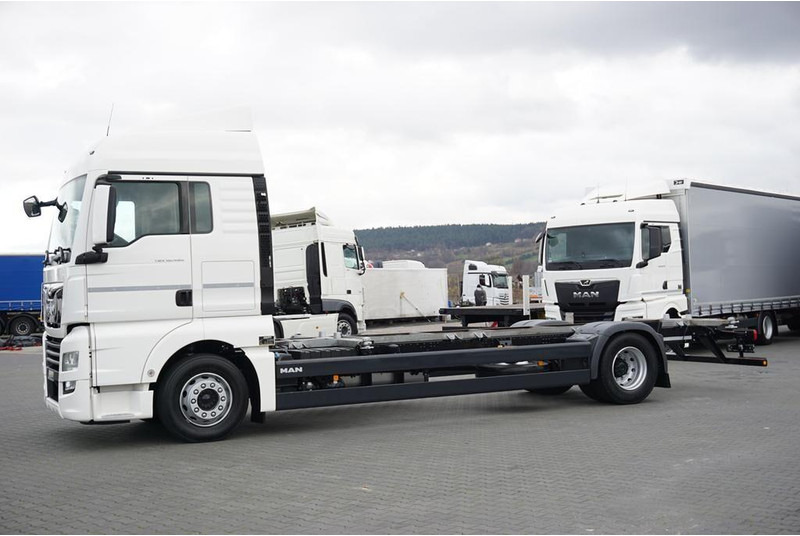 MAN TGX / 18.460 / ACC / E 6 / XLX / BDF / 7,15 M , 7,45 M - Tovornjak-šasija: slika 3 MAN TGX / 18.460 / ACC / E 6 / XLX / BDF / 7,15 M , 7,45 M - Tovornjak-šasija: slika 3