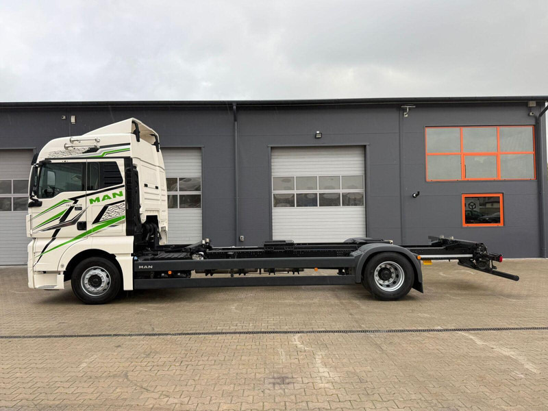 MAN TGX 18.470 // Przebieg 252 tyś. km !!! // Ciężarówka jak nowa // - Tovornjak-šasija: slika 2 MAN TGX 18.470 // Przebieg 252 tyś. km !!! // Ciężarówka jak nowa // - Tovornjak-šasija: slika 2