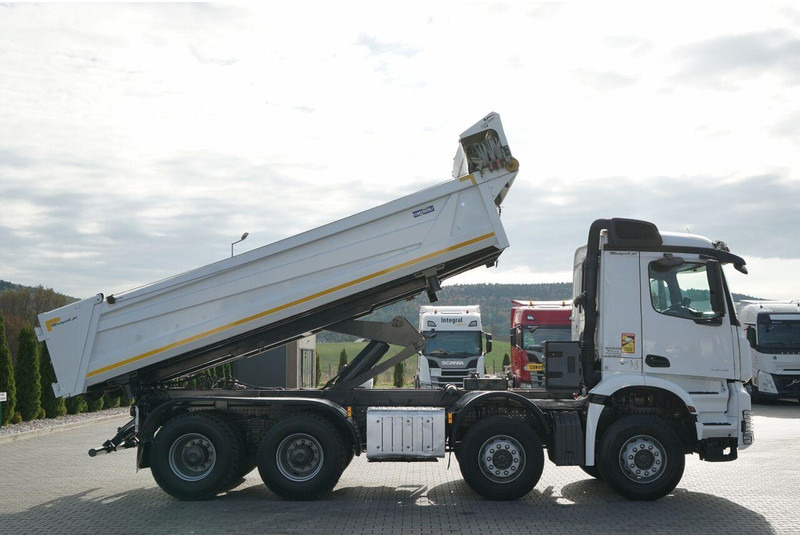 Mercedes-Benz AROCS 3243 / 8x4 / WYWROTKA DWUSTRONNA / HYDROBURTA / BORDMATIC - Tovornjak prekucnik: slika 5 Mercedes-Benz AROCS 3243 / 8x4 / WYWROTKA DWUSTRONNA / HYDROBURTA / BORDMATIC - Tovornjak prekucnik: slika 5