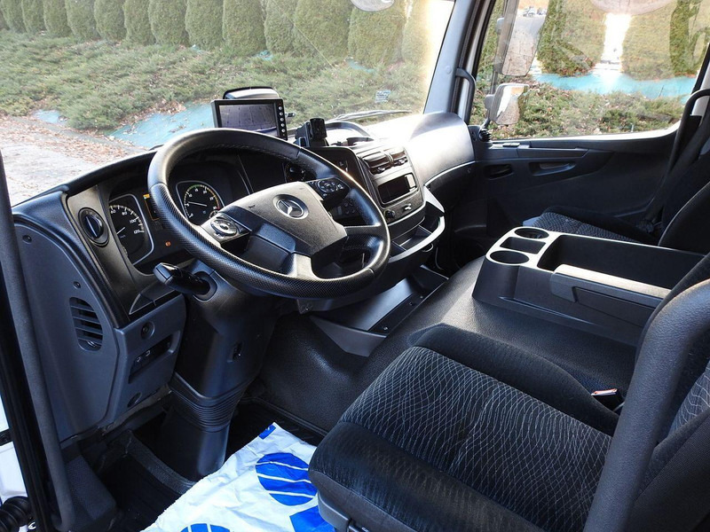 Mercedes-Benz ATEGO 12.24 KONTENER CHŁODNIA -10*C WINDA 16 PALET FUNKCJA GRZAN - Tovornjak hladilnik: slika 2 Mercedes-Benz ATEGO 12.24 KONTENER CHŁODNIA -10*C WINDA 16 PALET FUNKCJA GRZAN - Tovornjak hladilnik: slika 2