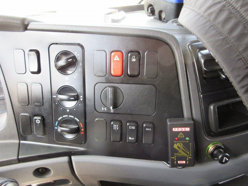 Mercedes-Benz ATEGO 1224 L - Tovornjak s kesonom, Tovornjak z dvigalom: slika 4 Mercedes-Benz ATEGO 1224 L - Tovornjak s kesonom, Tovornjak z dvigalom: slika 4