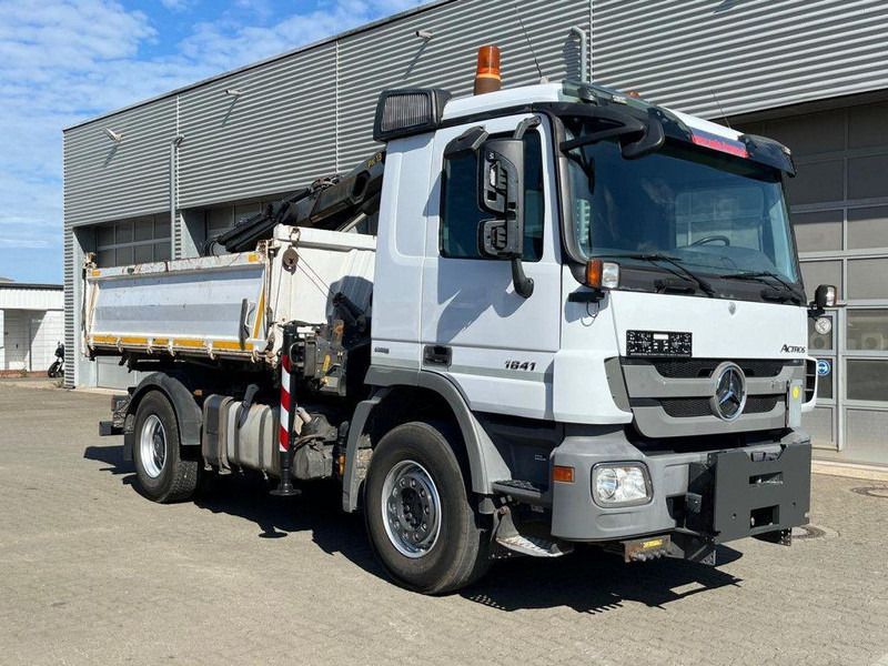 Mercedes-Benz Actros 1841 K 3-Way Meiller Tipper Crane Palfinger PK 13001-KA - Tovornjak prekucnik, Tovornjak z dvigalom: slika 2 Mercedes-Benz Actros 1841 K 3-Way Meiller Tipper Crane Palfinger PK 13001-KA - Tovornjak prekucnik, Tovornjak z dvigalom: slika 2