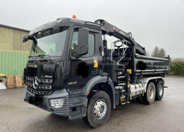 Mercedes-Benz Arocs 2640 - Tovornjak prekucnik, Tovornjak z dvigalom: slika 1 Mercedes-Benz Arocs 2640 - Tovornjak prekucnik, Tovornjak z dvigalom: slika 1