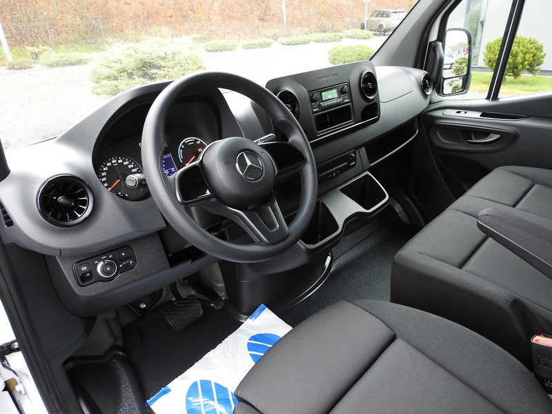 Mercedes-Benz ESPRINTER NOWY ELEKTRYCZNY FURGON AUTOMAT  GWARANCJA  95KM [ 607 - Dostavno vozilo z zabojnikom, Električno dostavno vozilo: slika 2 Mercedes-Benz ESPRINTER NOWY ELEKTRYCZNY FURGON AUTOMAT  GWARANCJA  95KM [ 607 - Dostavno vozilo z zabojnikom, Električno dostavno vozilo: slika 2