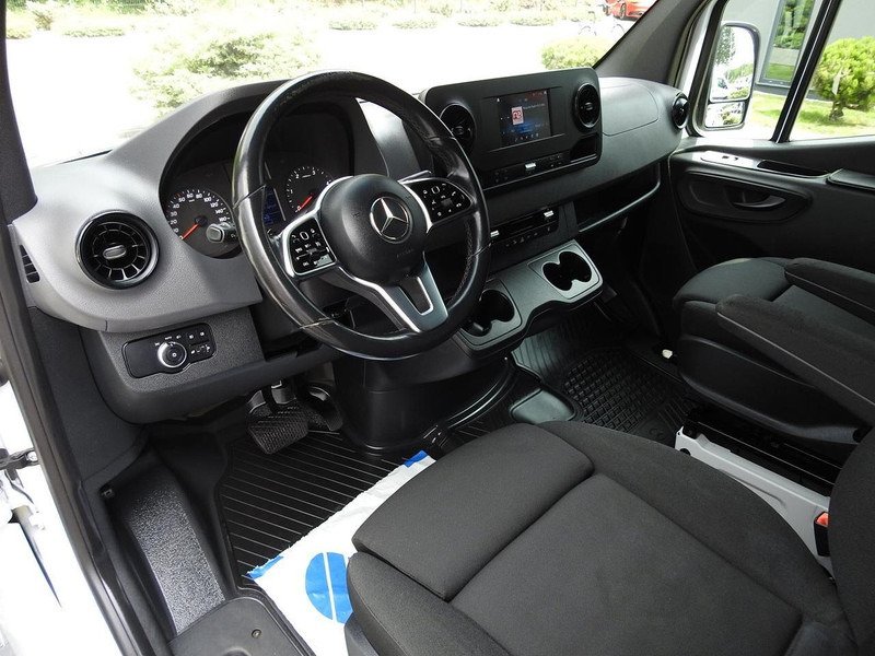 Mercedes-Benz SPRINTER FURGON BRYGADÓWKA 5 MIEJSC TEMPOMAT NAWIGACJA KLIMATYZ - Minibus, Potniški kombi: slika 2 Mercedes-Benz SPRINTER FURGON BRYGADÓWKA 5 MIEJSC TEMPOMAT NAWIGACJA KLIMATYZ - Minibus, Potniški kombi: slika 2