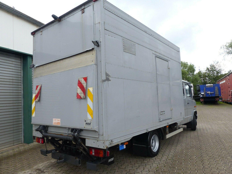 Mercedes-Benz Vario 818 Doka horse transporter + Tail lift - Tovornjak za prevoz konj: slika 5 Mercedes-Benz Vario 818 Doka horse transporter + Tail lift - Tovornjak za prevoz konj: slika 5