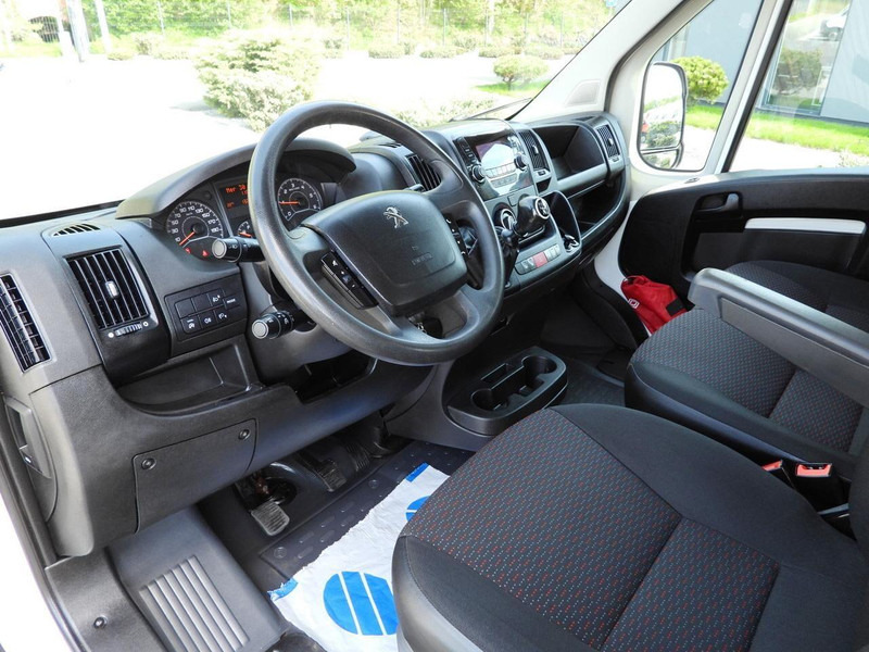 Peugeot BOXER  WYWROTKA PODWÓJNA KABINA DOKA 7 MIEJSC TEMPOMAT KLIMATYZA - Tovornjak prekucnik: slika 2 Peugeot BOXER  WYWROTKA PODWÓJNA KABINA DOKA 7 MIEJSC TEMPOMAT KLIMATYZA - Tovornjak prekucnik: slika 2