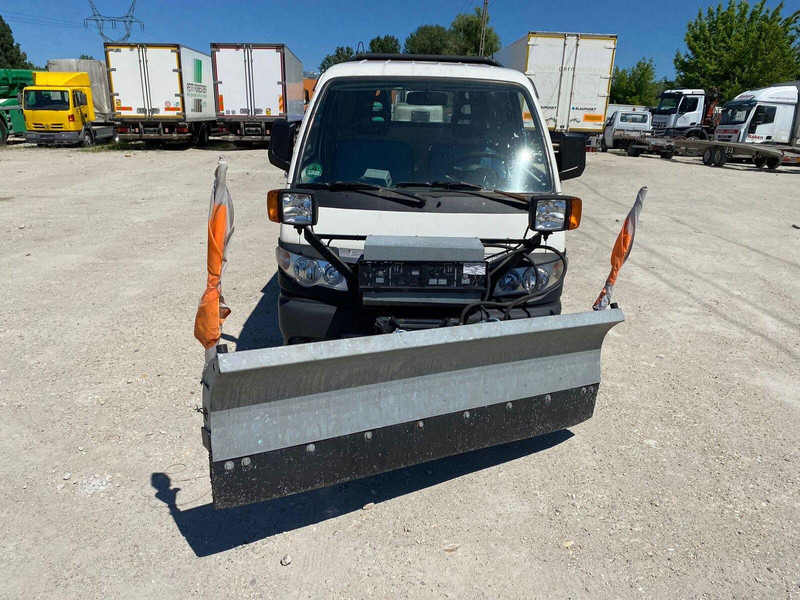 Piaggio Porter 1,2 d Pfau S90 - 4x4 - Tipper - snowplow - Dostavno vozilo prekucnik: slika 5 Piaggio Porter 1,2 d Pfau S90 - 4x4 - Tipper - snowplow - Dostavno vozilo prekucnik: slika 5