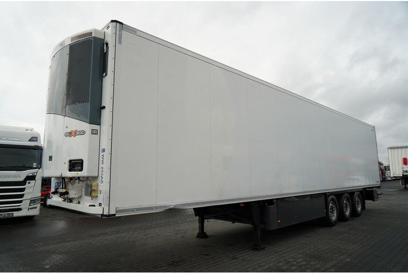 Schmitz Cargobull CHŁODNIA / THERMO KING SLX 300 / HAKÓWKA / HAKOWA / OŚ PODNOSZON - Polprikolica hladilnik: slika 3 Schmitz Cargobull CHŁODNIA / THERMO KING SLX 300 / HAKÓWKA / HAKOWA / OŚ PODNOSZON - Polprikolica hladilnik: slika 3