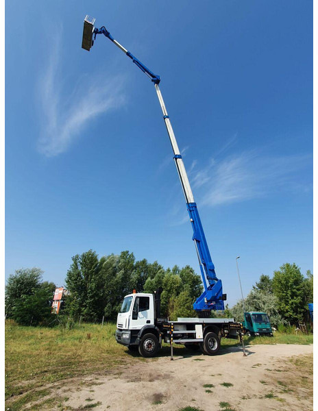 Iveco Eurocargo ML 180 E 24 - Bizocchi KJF 320 lifting basket 32 m - Tovornjak, Tovornjak z dvigalom: slika 4 Iveco Eurocargo ML 180 E 24 - Bizocchi KJF 320 lifting basket 32 m - Tovornjak, Tovornjak z dvigalom: slika 4