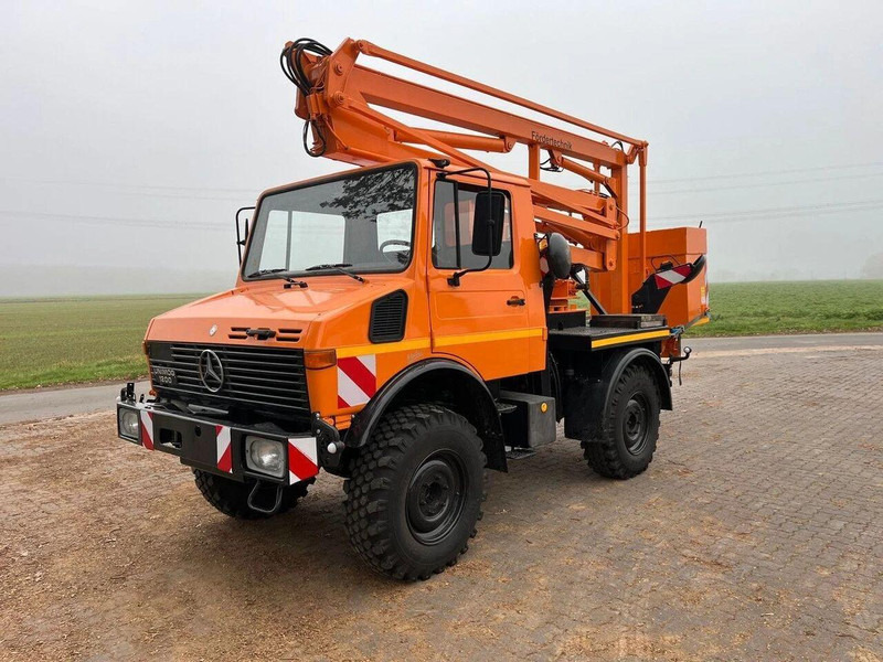 Mercedes-Benz Unimog 1200 4x4 - Lifting basket - Tovornjak, Tovornjak z dvigalom: slika 1 Mercedes-Benz Unimog 1200 4x4 - Lifting basket - Tovornjak, Tovornjak z dvigalom: slika 1