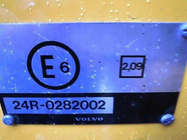 Volvo F 6 RAIL ROAD Platform Schienen TWO WAY - Dvižna ploščad montirana na tovornjak: slika 2 Volvo F 6 RAIL ROAD Platform Schienen TWO WAY - Dvižna ploščad montirana na tovornjak: slika 2