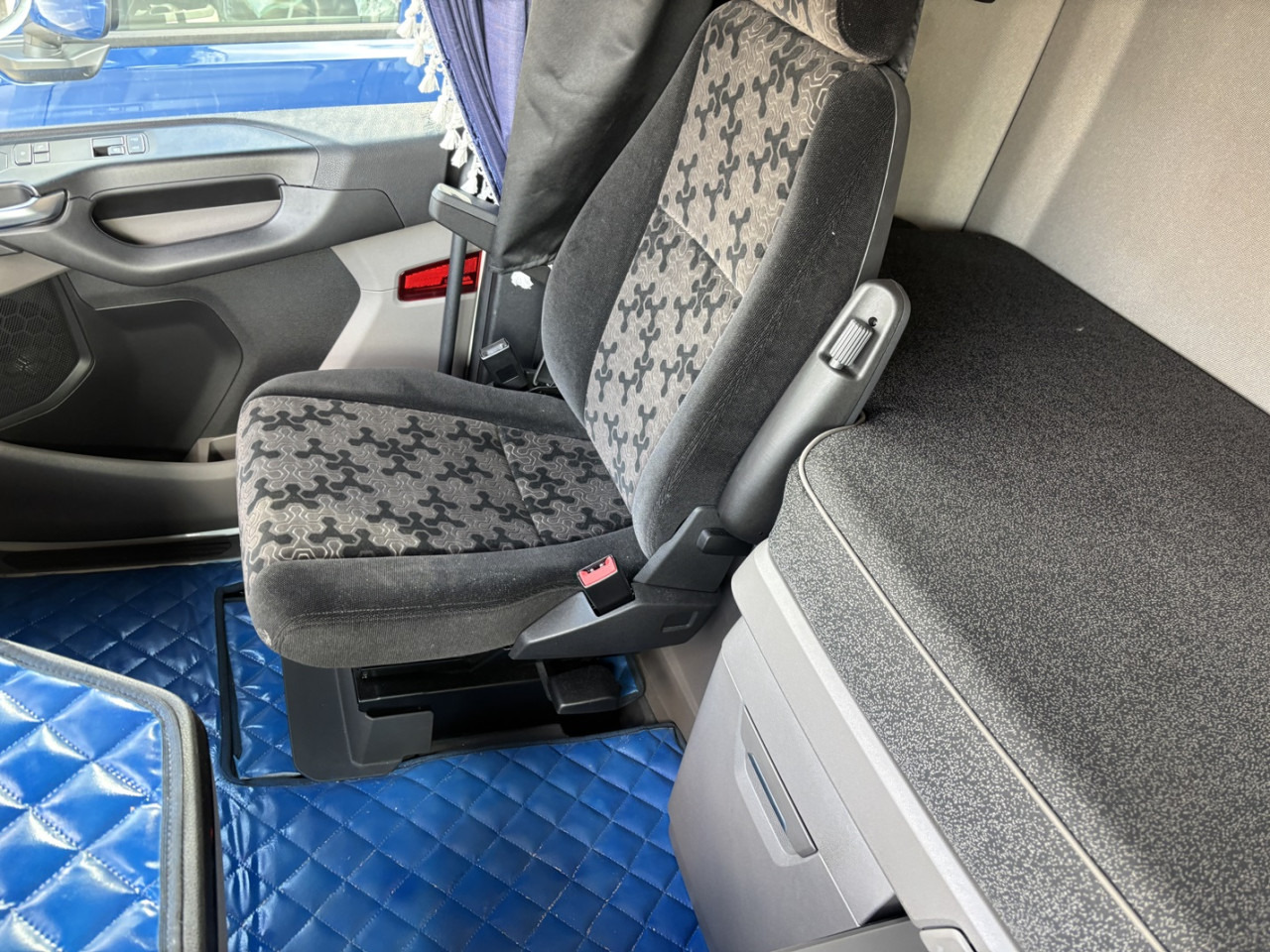 SCANIA S 500 A4x2NB - Vlačilec: slika 4 SCANIA S 500 A4x2NB - Vlačilec: slika 4