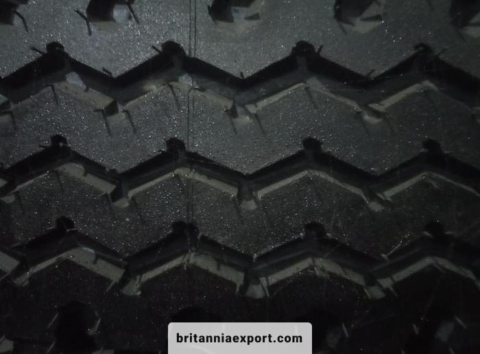 FACTORY Retread 12.00R24 directional Truck Tyres | Heavy-Duty | Export Ready - Guma: slika 1 FACTORY Retread 12.00R24 directional Truck Tyres | Heavy-Duty | Export Ready - Guma: slika 1