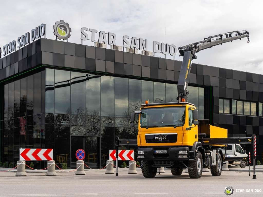 MAN TGM 18.340 4x4 PALFINGER PK 20002 CRANE BASKET MAN TGM 18.340 4x4 PALFINGER PK 20002 CRANE BASKET - Tovornjak z dvigalom, Tovornjak s kesonom: slika 5 MAN TGM 18.340 4x4 PALFINGER PK 20002 CRANE BASKET MAN TGM 18.340 4x4 PALFINGER PK 20002 CRANE BASKET - Tovornjak z dvigalom, Tovornjak s kesonom: slika 5