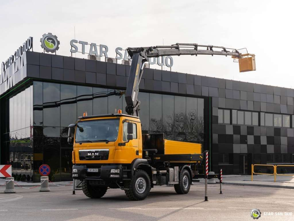 MAN TGM 18.340 4x4 PALFINGER PK 20002 CRANE BASKET MAN TGM 18.340 4x4 PALFINGER PK 20002 CRANE BASKET - Tovornjak z dvigalom, Tovornjak s kesonom: slika 1 MAN TGM 18.340 4x4 PALFINGER PK 20002 CRANE BASKET MAN TGM 18.340 4x4 PALFINGER PK 20002 CRANE BASKET - Tovornjak z dvigalom, Tovornjak s kesonom: slika 1