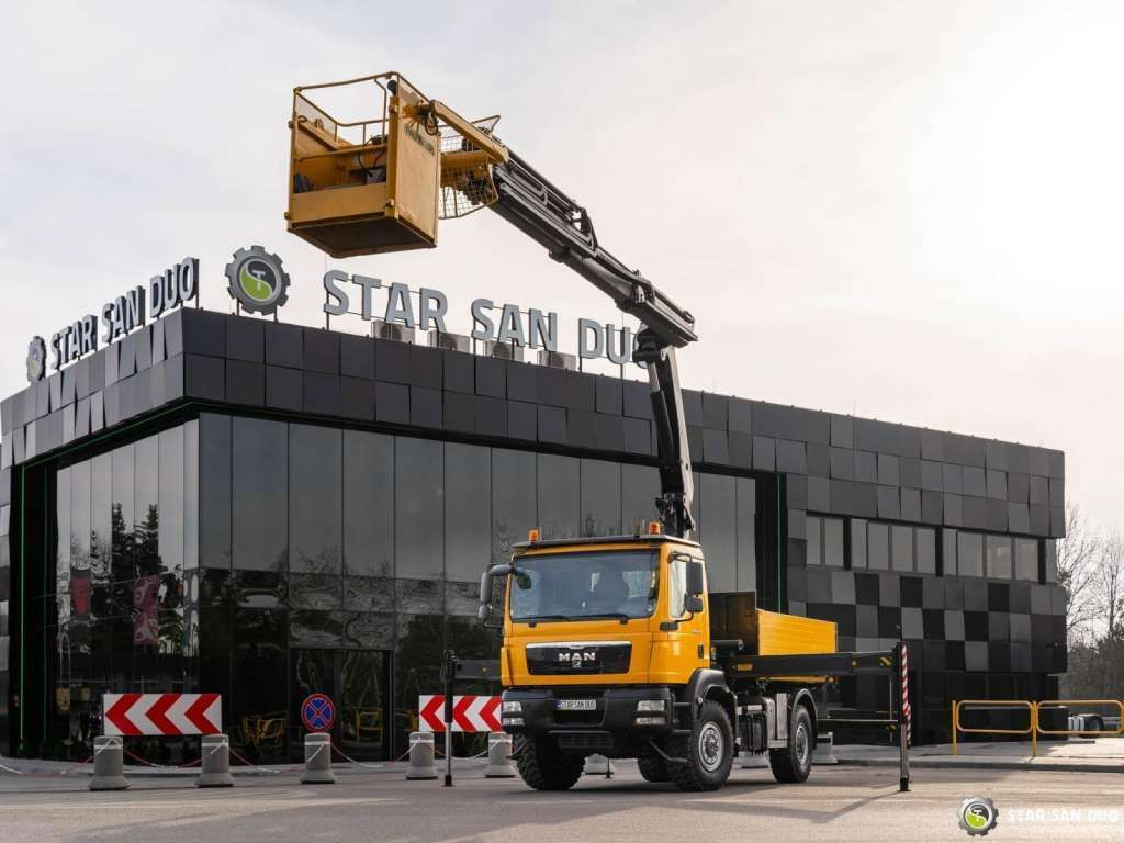 MAN TGM 18.340 4x4 PALFINGER PK 20002 CRANE BASKET MAN TGM 18.340 4x4 PALFINGER PK 20002 CRANE BASKET - Tovornjak z dvigalom, Tovornjak s kesonom: slika 3 MAN TGM 18.340 4x4 PALFINGER PK 20002 CRANE BASKET MAN TGM 18.340 4x4 PALFINGER PK 20002 CRANE BASKET - Tovornjak z dvigalom, Tovornjak s kesonom: slika 3