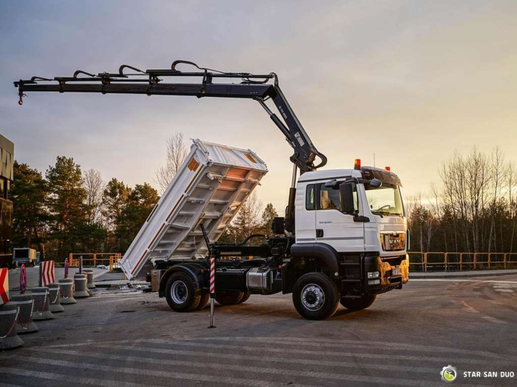 MAN TGS 18.360 4x4 HIAB 144 E-4 Crane Kipper MAN TGS 18.360 4x4 HIAB 144 E-4 Crane Kipper - Tovornjak z dvigalom, Tovornjak prekucnik: slika 3 MAN TGS 18.360 4x4 HIAB 144 E-4 Crane Kipper MAN TGS 18.360 4x4 HIAB 144 E-4 Crane Kipper - Tovornjak z dvigalom, Tovornjak prekucnik: slika 3