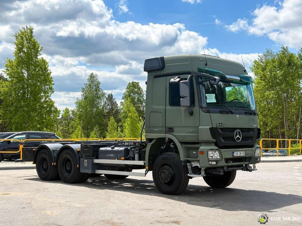 Mercedes-Benz ACTROS 3344 6x6 System Twist Lock - Tovornjak-šasija: slika 2 Mercedes-Benz ACTROS 3344 6x6 System Twist Lock - Tovornjak-šasija: slika 2
