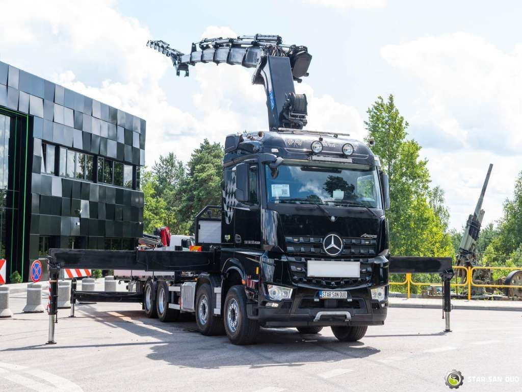 Mercedes-Benz AROCS 3251 8x4 HMF 8520 Fly Jib Winch - Tovornjak z dvigalom: slika 2 Mercedes-Benz AROCS 3251 8x4 HMF 8520 Fly Jib Winch - Tovornjak z dvigalom: slika 2