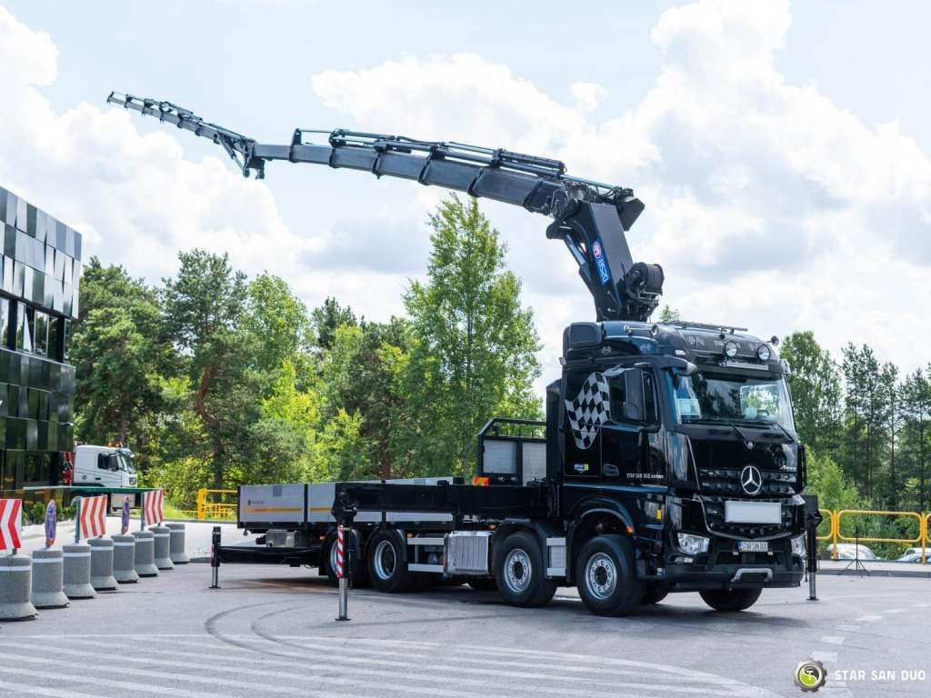 Mercedes-Benz AROCS 3251 8x4 HMF 8520 Fly Jib Winch - Tovornjak z dvigalom: slika 5 Mercedes-Benz AROCS 3251 8x4 HMF 8520 Fly Jib Winch - Tovornjak z dvigalom: slika 5