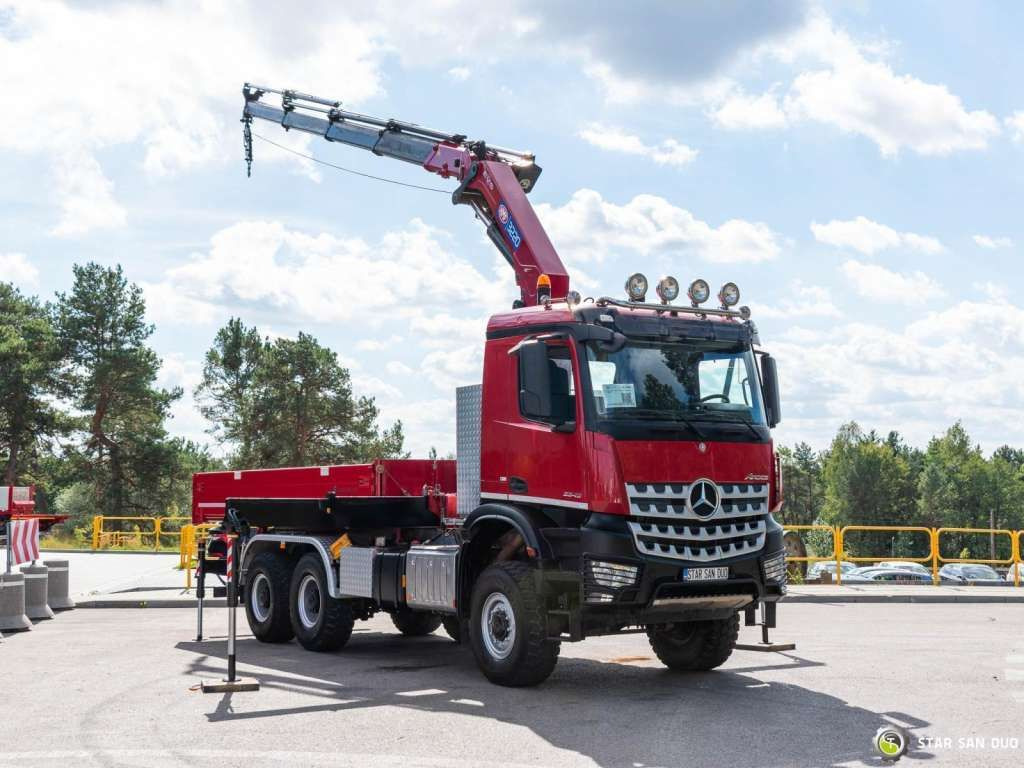 Mercedes-Benz AROCS 3345 6x6 HMF 3220 Winch Crane tipper - Tovornjak z dvigalom: slika 2 Mercedes-Benz AROCS 3345 6x6 HMF 3220 Winch Crane tipper - Tovornjak z dvigalom: slika 2