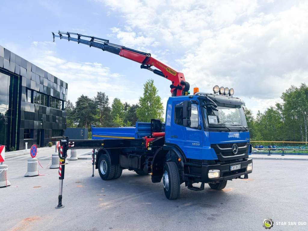 Mercedes-Benz AXOR 1833 4x4 Palfinger PK 22002 EH Crane Winch - Tovornjak prekucnik: slika 2 Mercedes-Benz AXOR 1833 4x4 Palfinger PK 22002 EH Crane Winch - Tovornjak prekucnik: slika 2