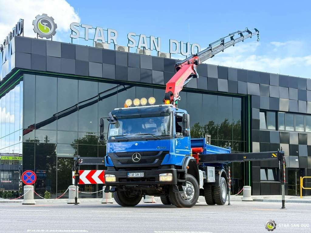 Mercedes-Benz AXOR 1833 4x4 Palfinger PK 22002 EH Crane Winch - Tovornjak prekucnik: slika 1 Mercedes-Benz AXOR 1833 4x4 Palfinger PK 22002 EH Crane Winch - Tovornjak prekucnik: slika 1