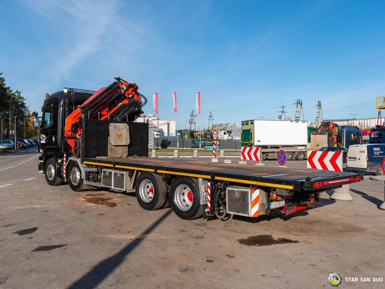 - Tovornjak z dvigalom: slika 5 - Tovornjak z dvigalom: slika 5