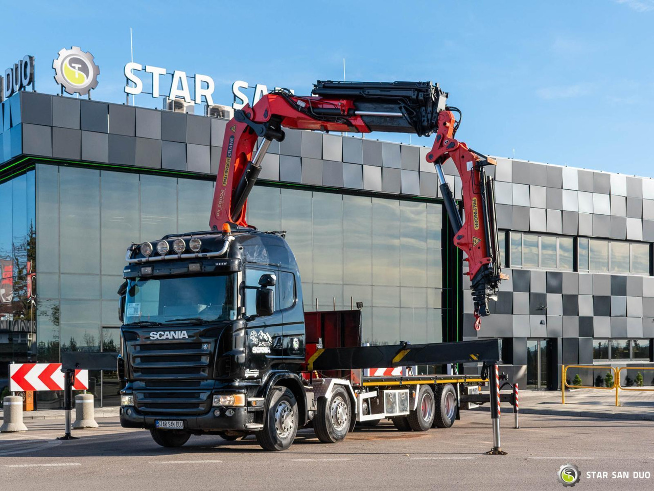 - Tovornjak z dvigalom: slika 4 - Tovornjak z dvigalom: slika 4