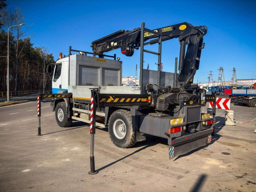 Renault KERAX 270 4x4 PALFINGER PK 16502 CRANE WINCH - Tovornjak z dvigalom, Tovornjak s kesonom: slika 4 Renault KERAX 270 4x4 PALFINGER PK 16502 CRANE WINCH - Tovornjak z dvigalom, Tovornjak s kesonom: slika 4