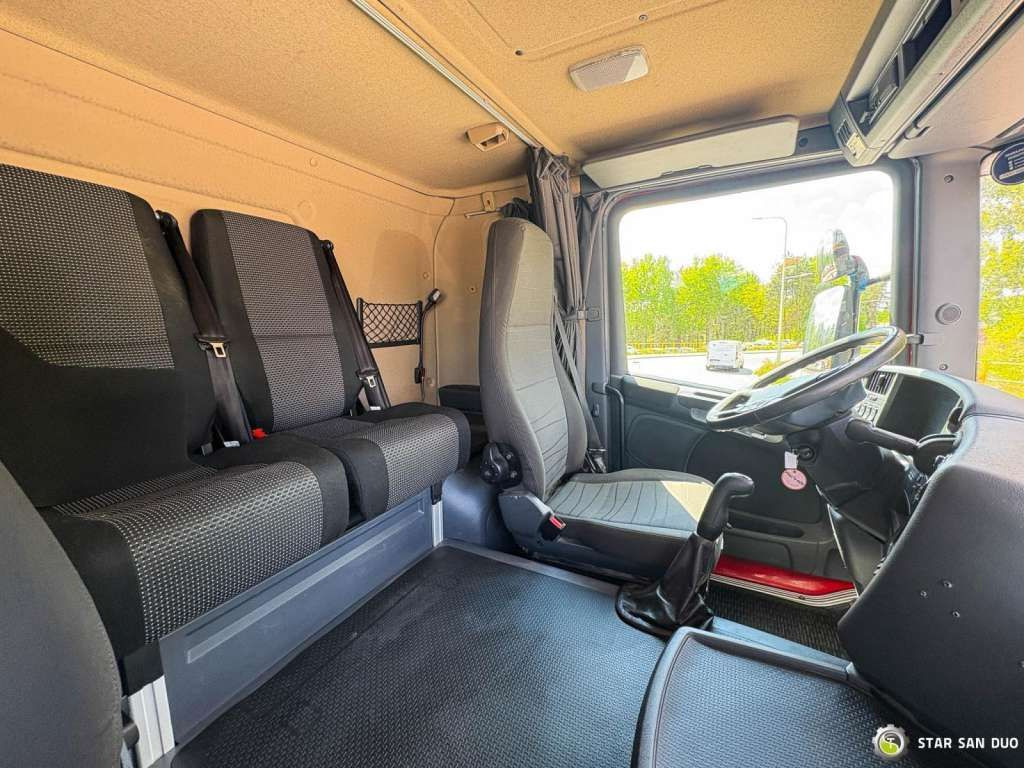 Scania D 320 FIRE BRIGADE Tank 12,000 Litres - Tovornjak: slika 4 Scania D 320 FIRE BRIGADE Tank 12,000 Litres - Tovornjak: slika 4