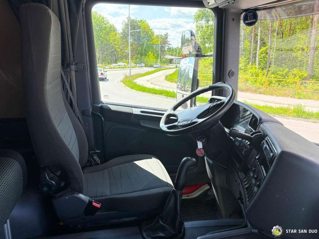 Scania D 320 FIRE BRIGADE Tank 12,000 Litres - Tovornjak: slika 3 Scania D 320 FIRE BRIGADE Tank 12,000 Litres - Tovornjak: slika 3